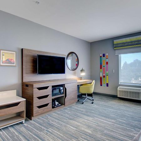 Hampton Inn & Suites Portland West Bagian luar foto