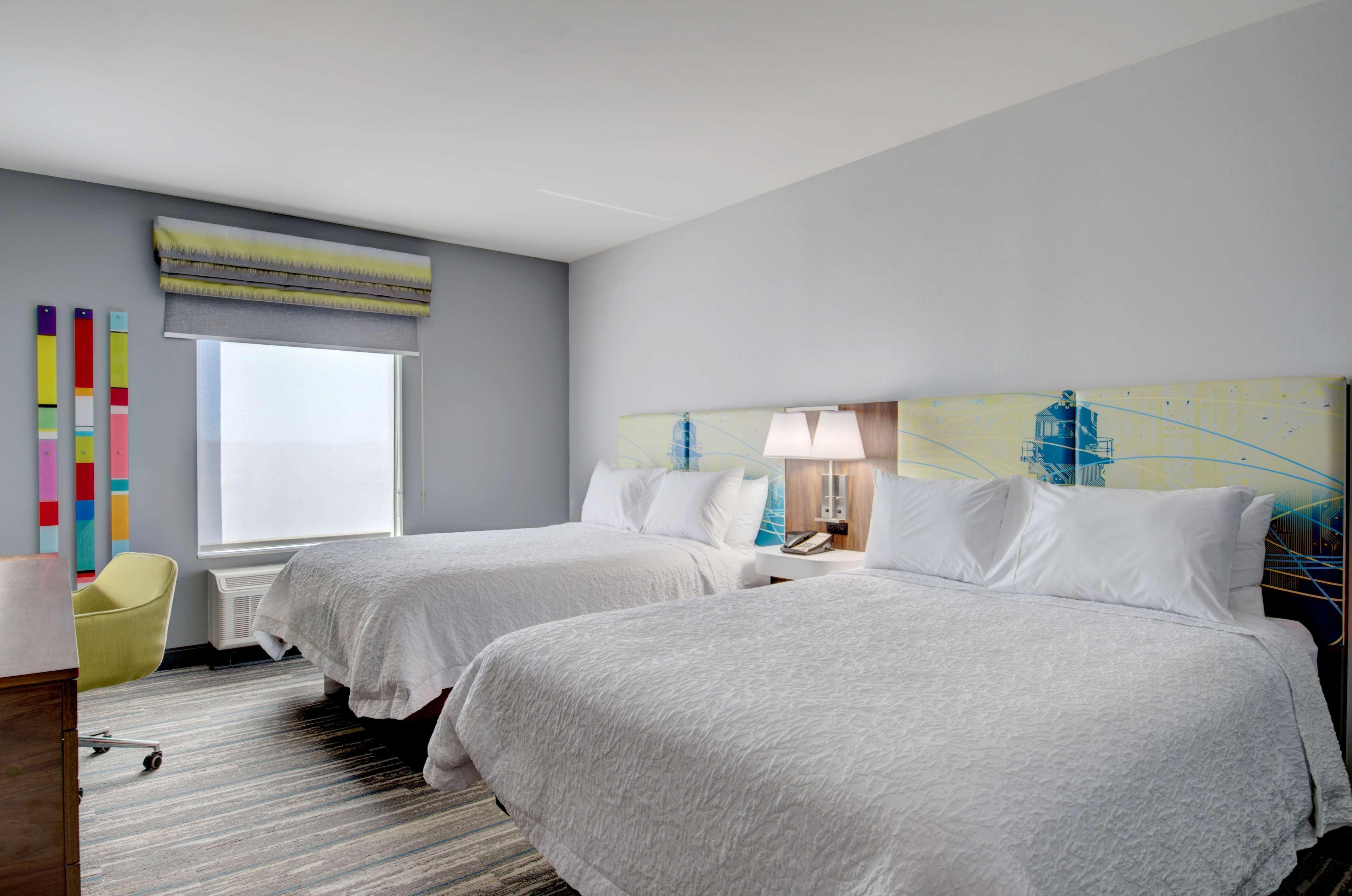 Hampton Inn & Suites Portland West Bagian luar foto