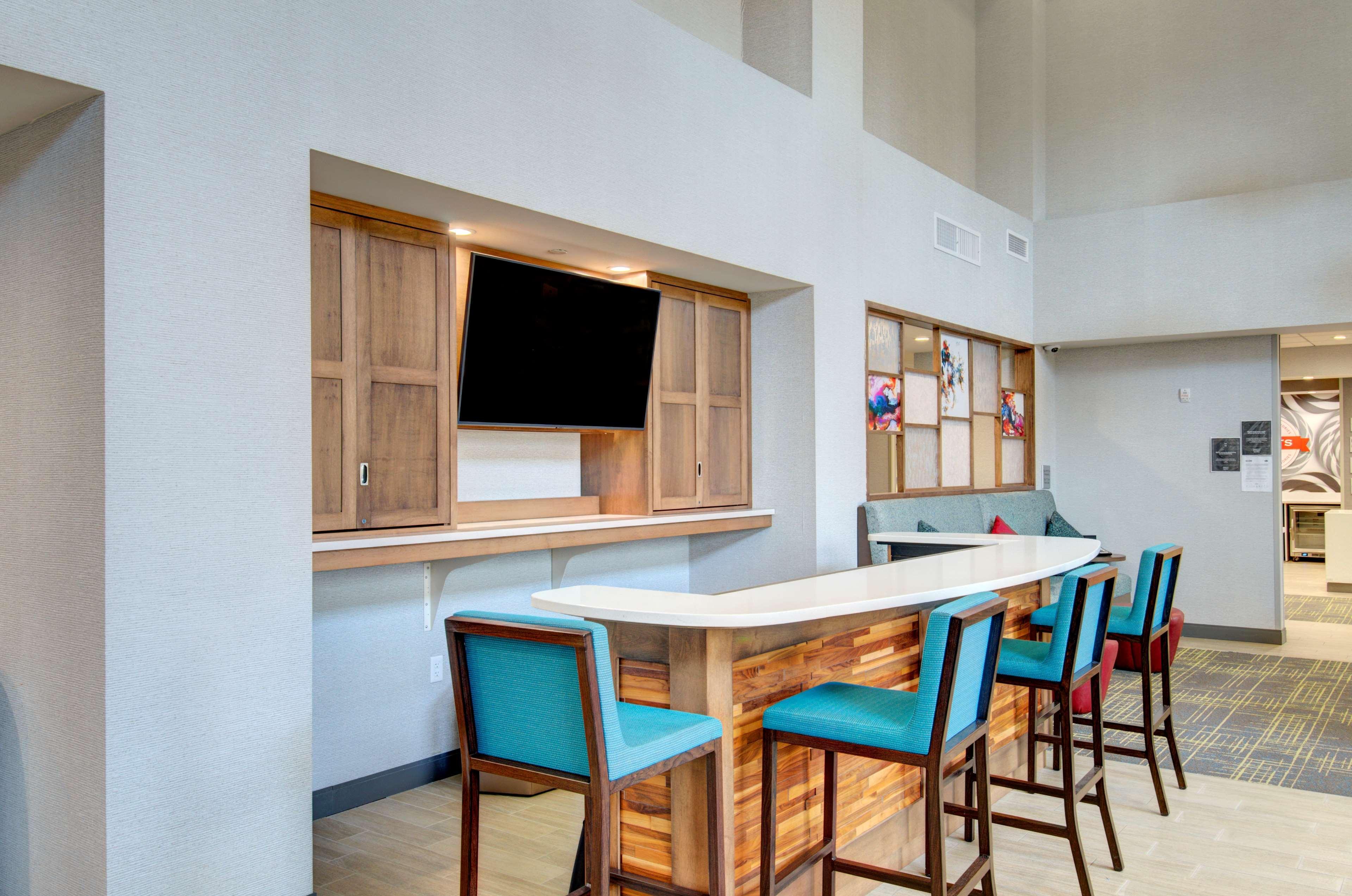 Hampton Inn & Suites Portland West Bagian luar foto