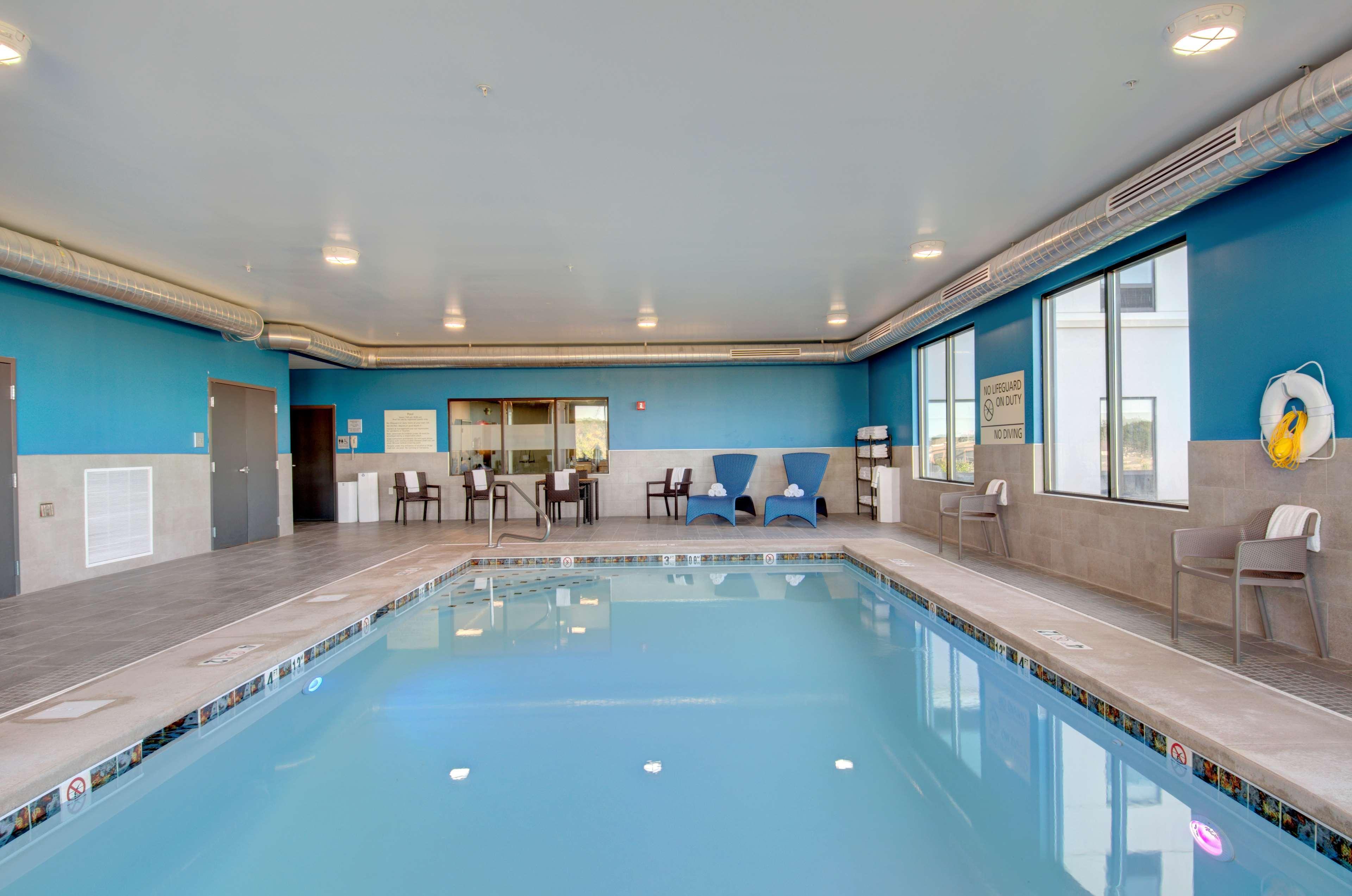 Hampton Inn & Suites Portland West Bagian luar foto