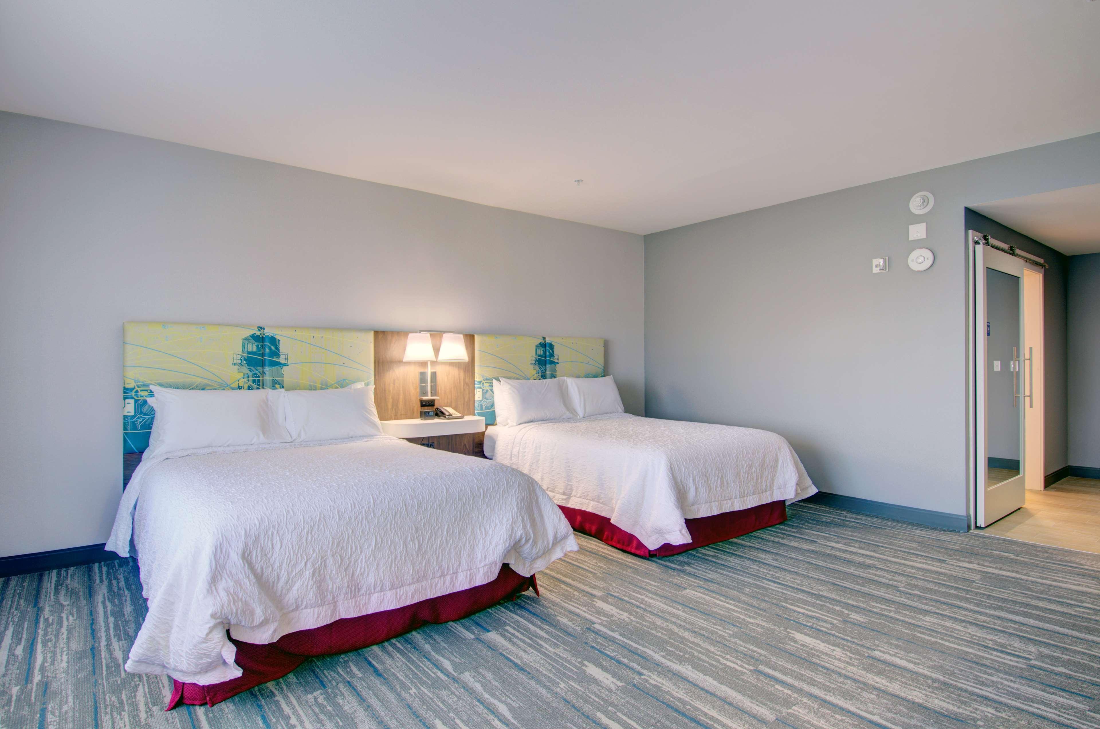 Hampton Inn & Suites Portland West Bagian luar foto