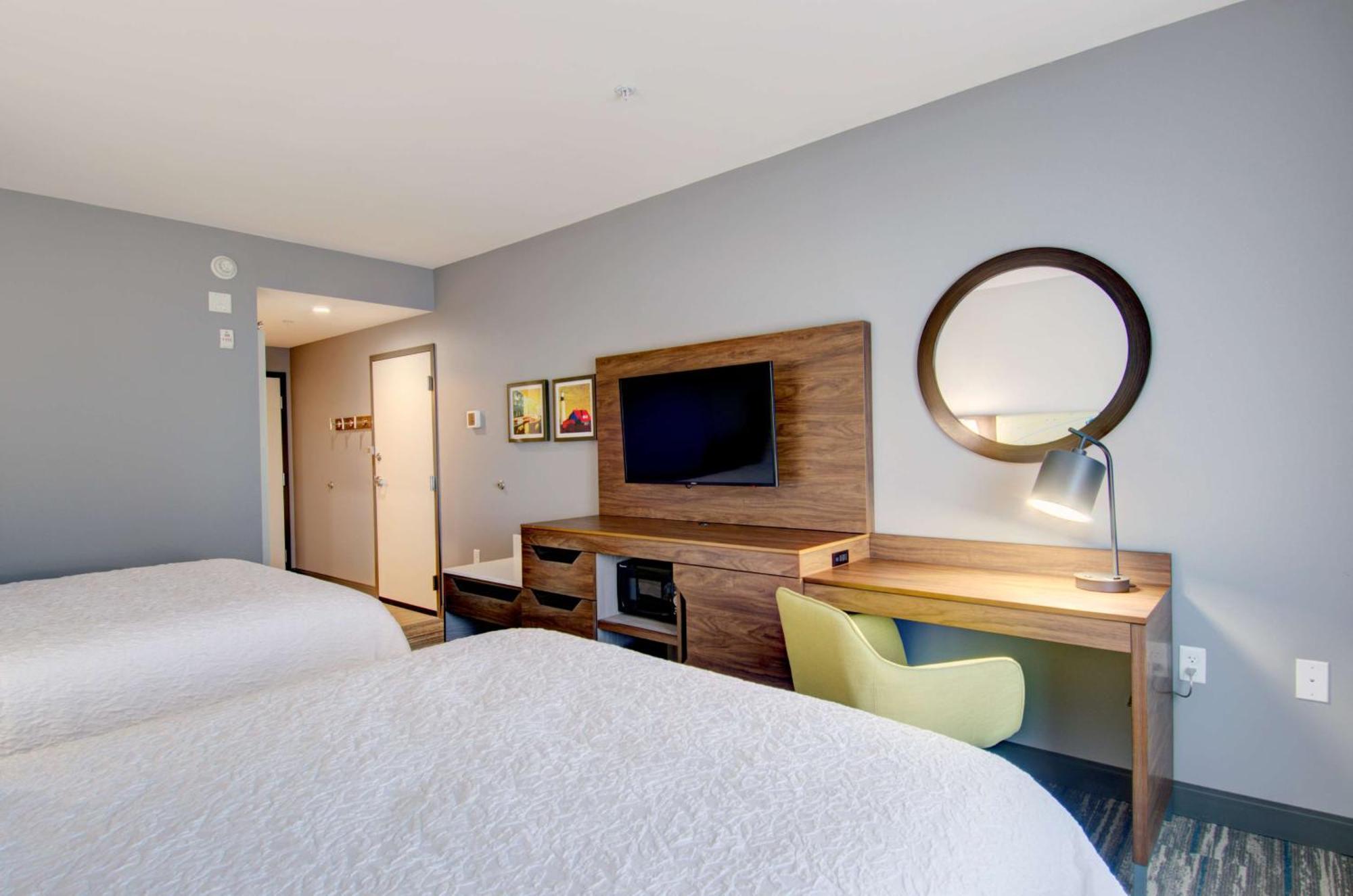 Hampton Inn & Suites Portland West Bagian luar foto